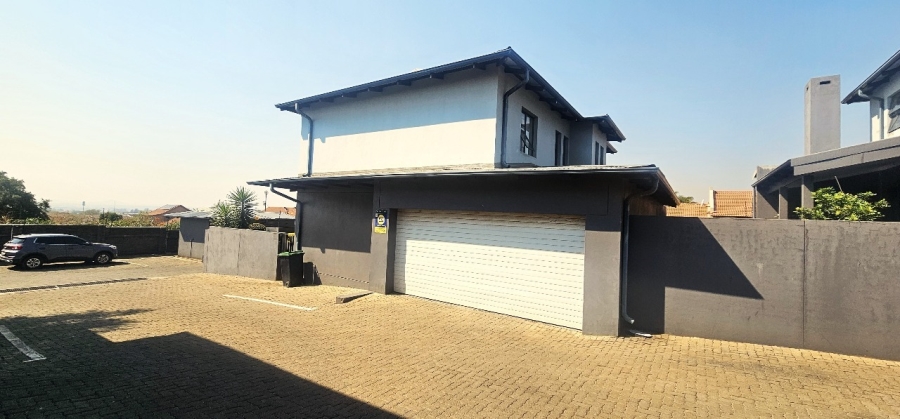 To Let 3 Bedroom Property for Rent in Cashan North West